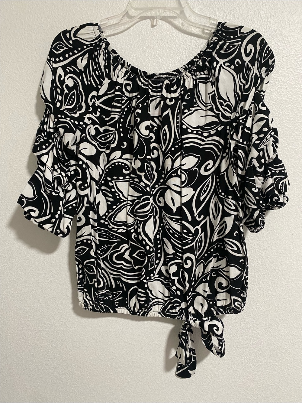Vince Camuto Black White Floral Tie Front 3/4 Ruffle Sleeve Blouse sz XS NWT $69